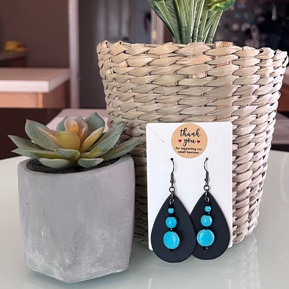 Jewelry - 🖤💙Handmade Earrings 💙🖤